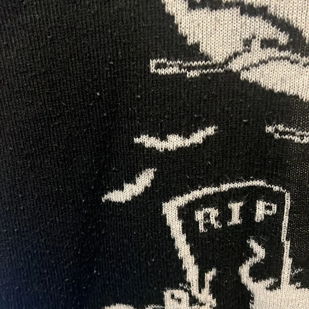 Too Fast Eerie Cemetery Cardigan - Picture 5 of 7